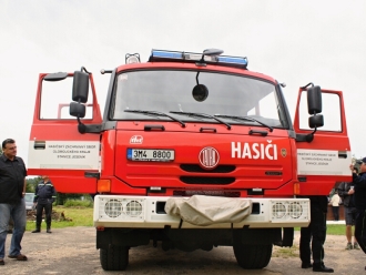 Hasičské vozidlo z HZS Jeseník