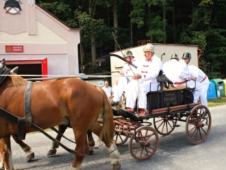 A hasiči přijíždí