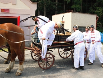 Odpřahují koně